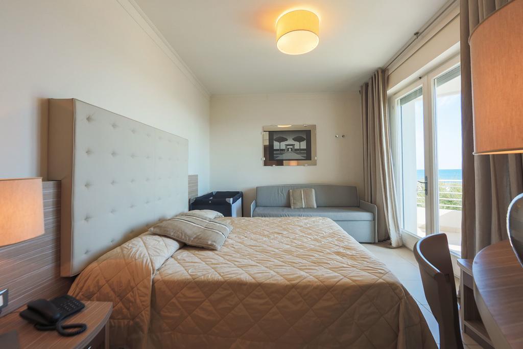 Hotel Mariver Lido di Jesolo Exterior photo